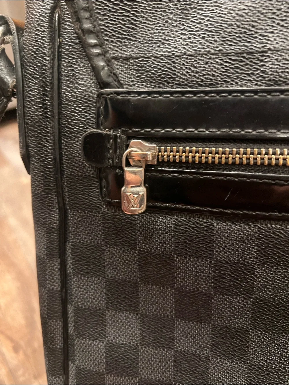 Authentic Louis Vuitton Daniel MM Messenger Bag - Damier Graphite Canvas